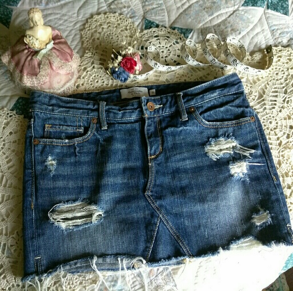 Abercrombie Distressed Demin Jean Mini Skirt - Picture 1 of 6